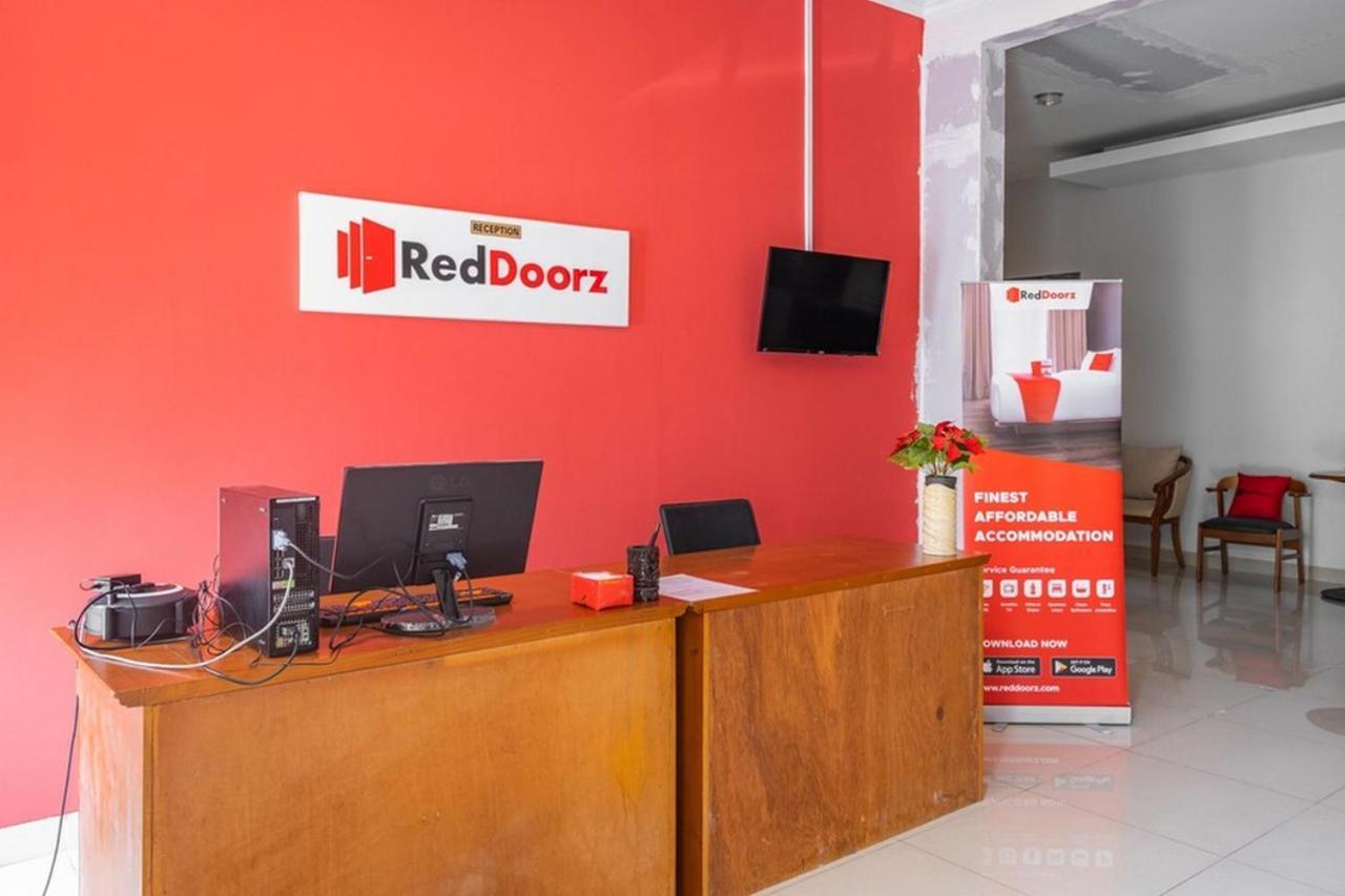 Reddoorz Near Siloam Karawaci 3 Tangerang Exterior foto